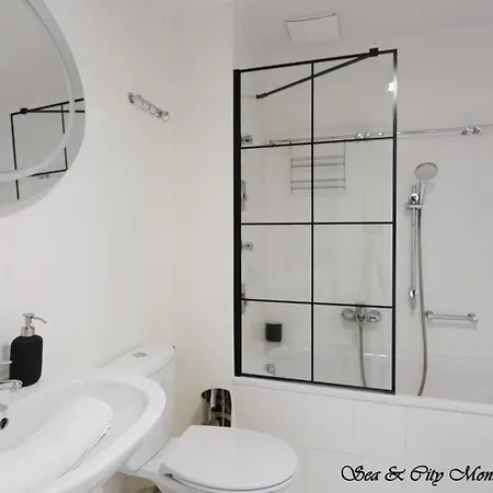 Sea & 50 M Monte Casinno 100 M Lux Апартаменти Сопот