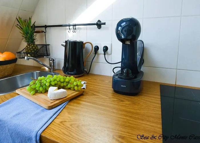 Sea & 50 M Monte Casinno 100 M Lux * Сопот