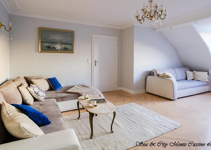 Sea & 50 M Monte Casinno 100 M Lux Апартаменти Сопот