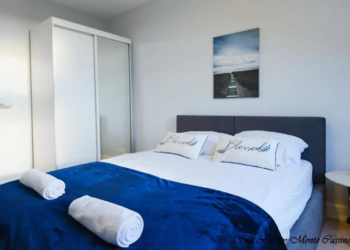 Sea & 50 M Monte Casinno 100 M Lux Апартаменти *