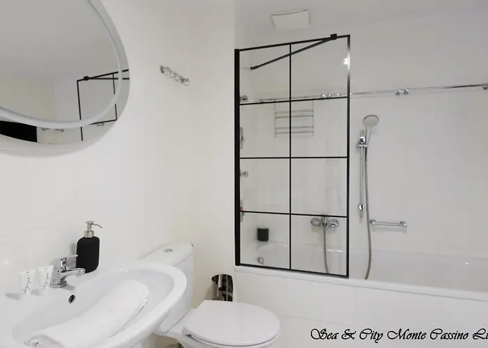 Sea & 50 M Monte Casinno 100 M Lux Апартаменти Сопот